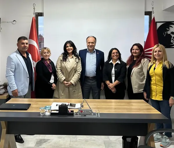 Yol arkadaşlarıyla buluşma