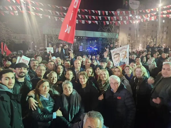 Pendik örgütüyle birlikte · 027
