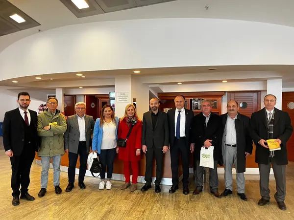 Pendik örgütüyle birlikte · 047