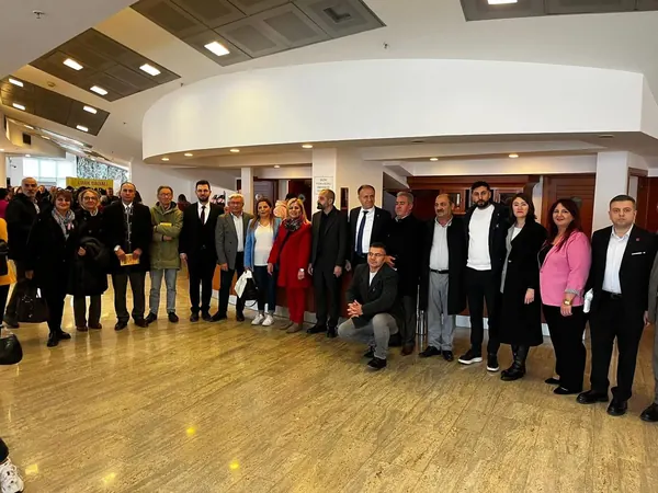 Pendik örgütüyle birlikte · 052
