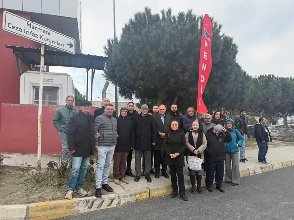 Pendik örgütüyle birlikte · 063