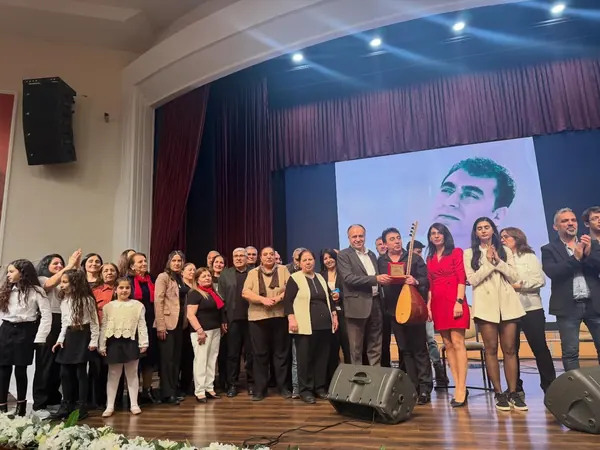 Pendik örgütüyle birlikte · 077