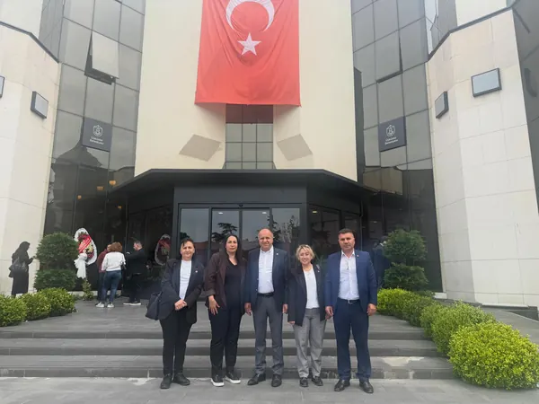 Pendik örgütüyle birlikte · 092