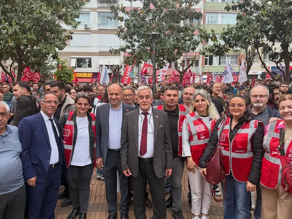 Pendik örgütüyle birlikte · 104