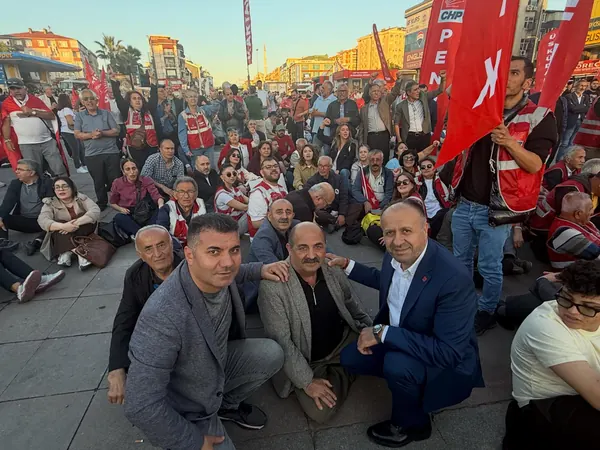 Pendik örgütüyle birlikte · 105