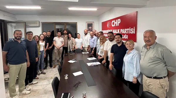 Pendik örgütüyle birlikte · 107
