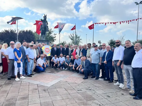 Pendik örgütüyle birlikte · 137